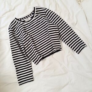 Abercrombie & Fitch Black and White Striped Tee